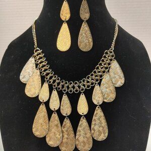 Jewerly Set Gold tone Dangle Charm Teardrop Necklace & Earrings 18"
